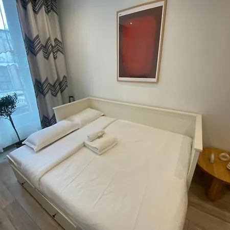 Apartment Charmant Studio Dans Un Immeuble 5 Paris